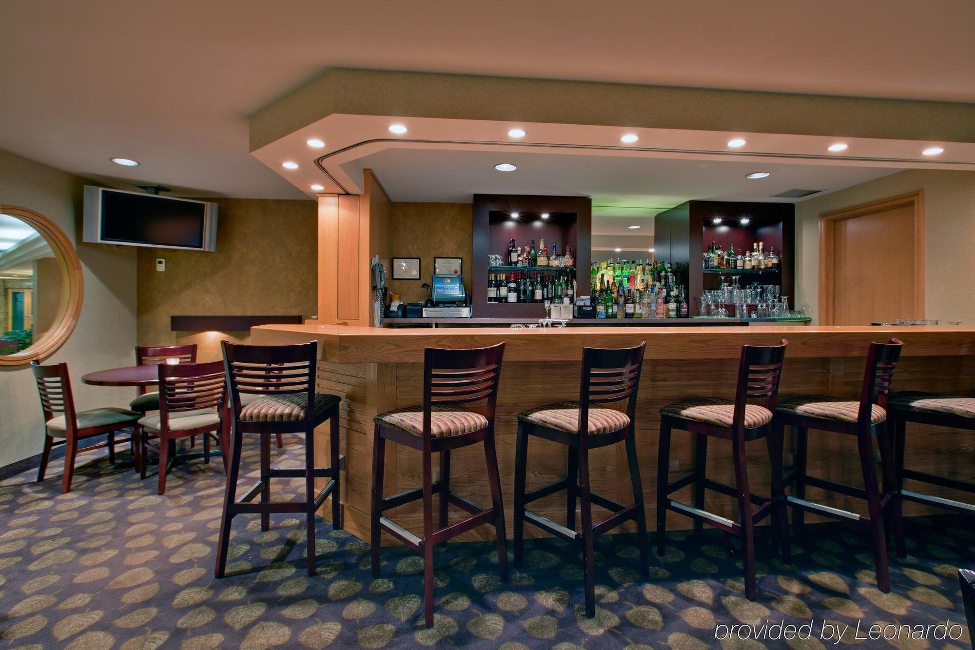 Doubletree By Hilton Halifax Dartmouth Hotel Restaurant photo